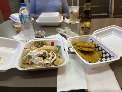 Lifeguards Of The Reef Cafe主图