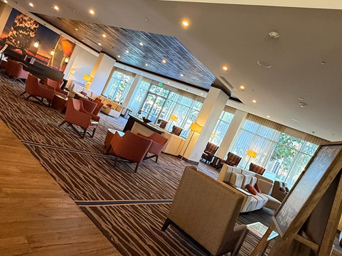 欧文光谱万怡酒店主图