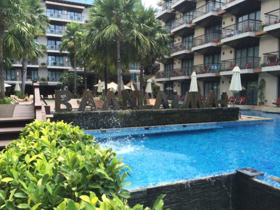 普吉岛班拉迈海滩度假酒店主图