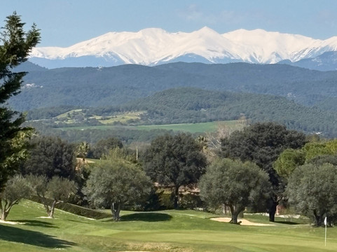 Club De Golf TorreMirona-Navata必去景点