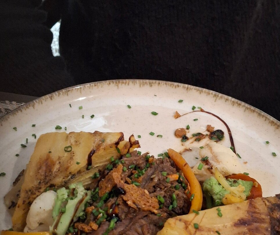 拉夏特莱瑞酒店主图