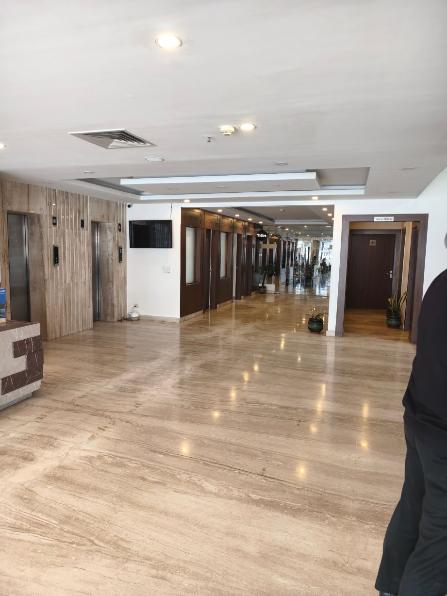 哈立德瓦尔雷内斯特酒店-官方