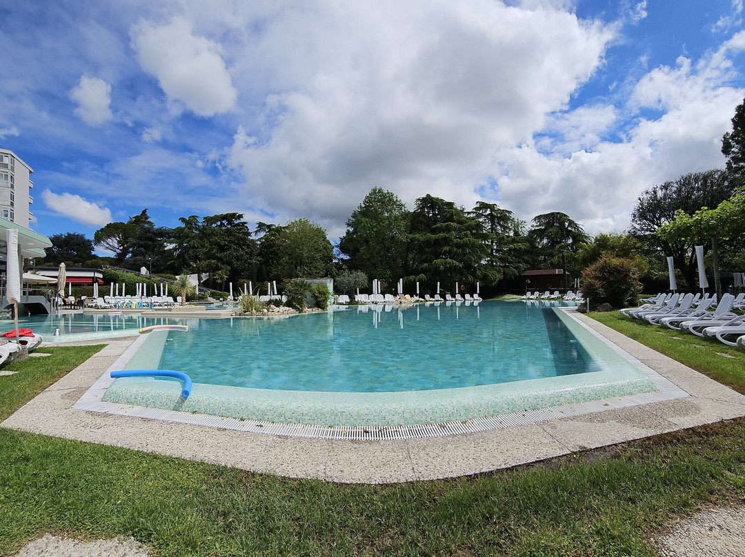 泰尔梅花园酒店主图