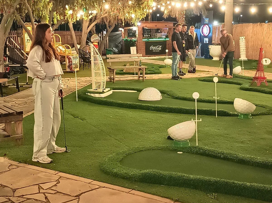 Putt Putt Mini Golf And Garden Bar-Oroklini必去景点