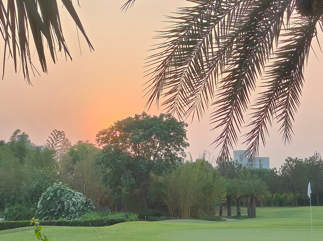 Karma Lakelands Golf Resort & Residences主图