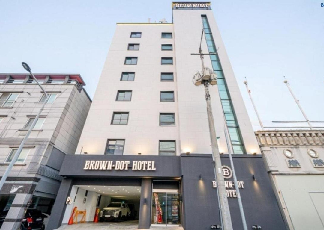 Brown Dot Hotel South Gumi