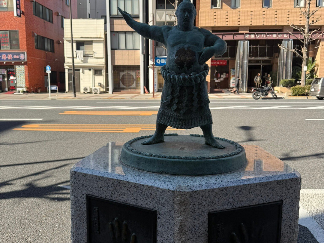 两国美景酒店主图