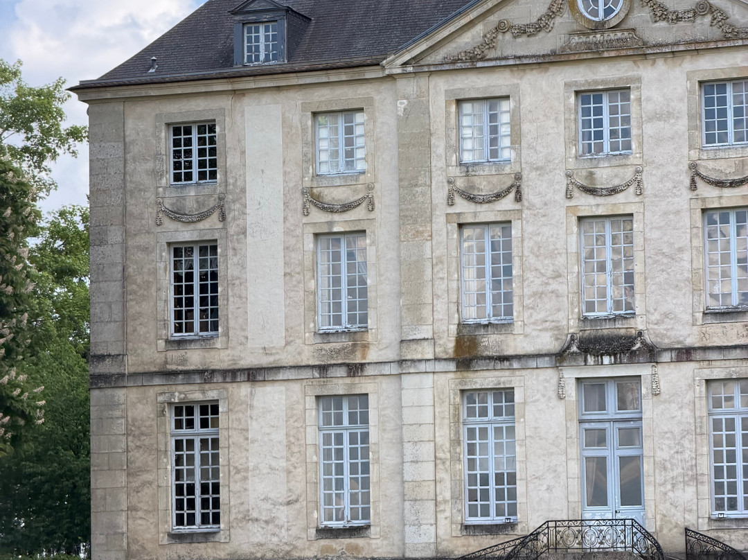 Musée de l'Automobile du Chateau de Montjalin-Sauvigny-le-Bois必去景点