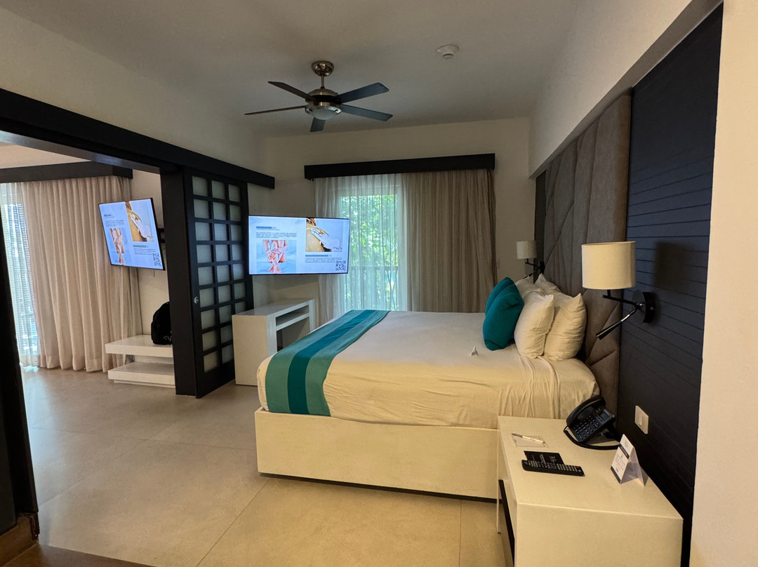 The Fives Beach Hotel & Residences主图