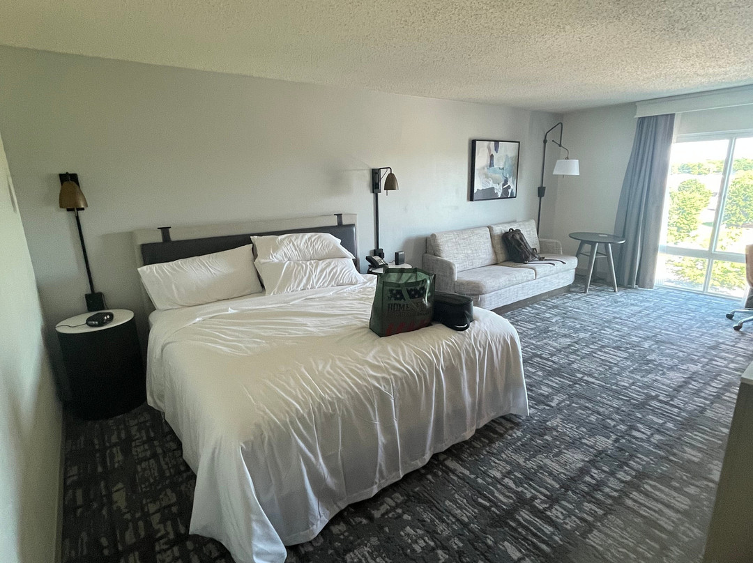 Holiday Inn 大学广场，草地滚球场主图