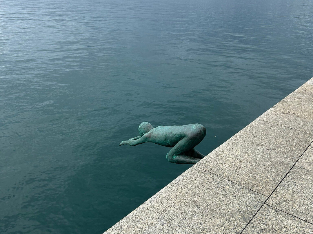Monumento a Los Raqueros-桑坦德必去景点