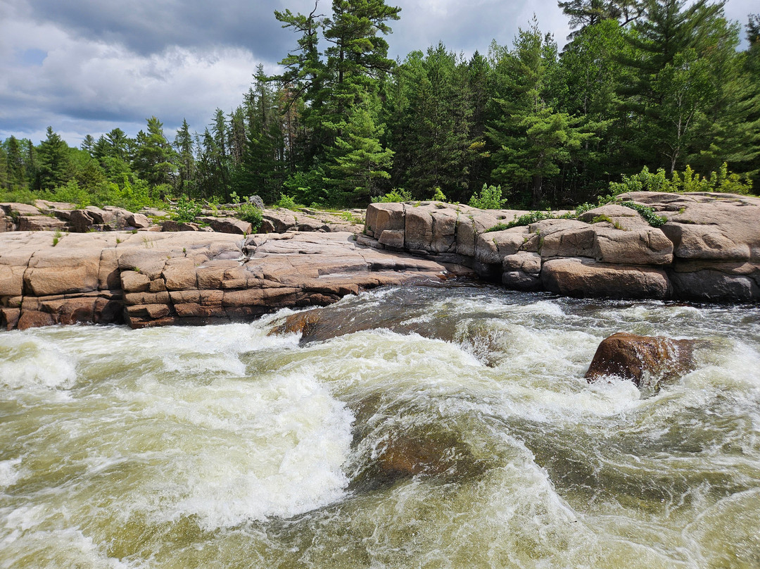 Pabineau Falls-Bathurst必去景点