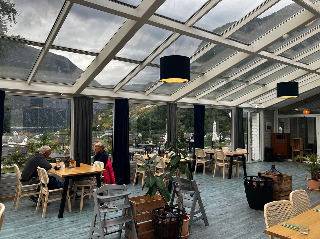 Knaus Restaurant & Bar