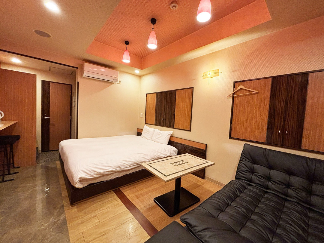 1st Step Hotel