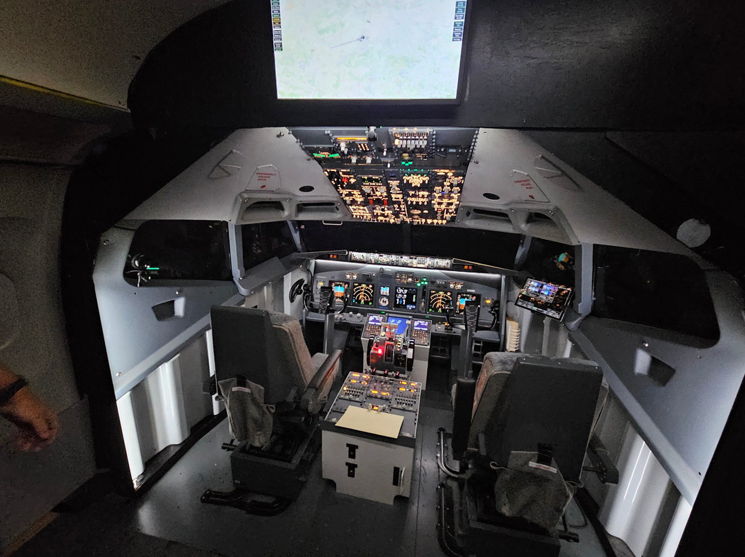 Simair737 Flight Simulators-切尔滕纳姆必去景点