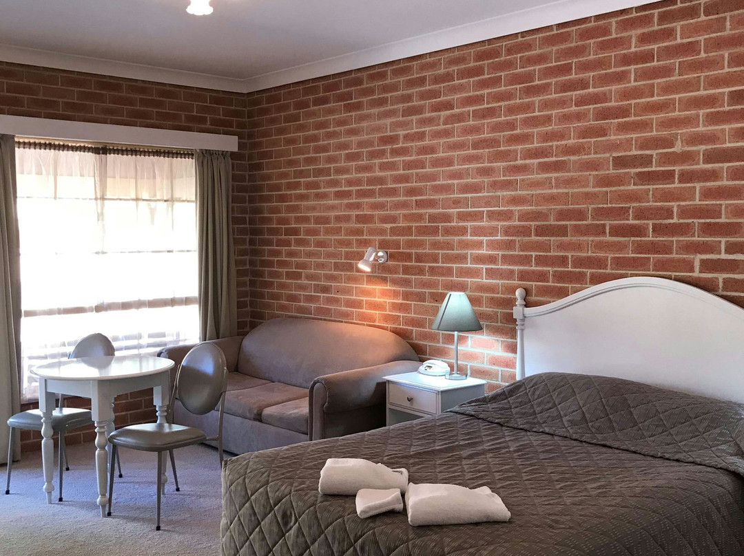 Grenfell酒店住宿-Country Gardens Motor Inn