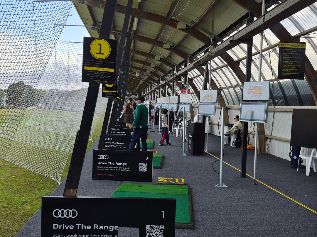 Golf Warehouse Driving Range - Takapuna-塔卡普纳必去景点
