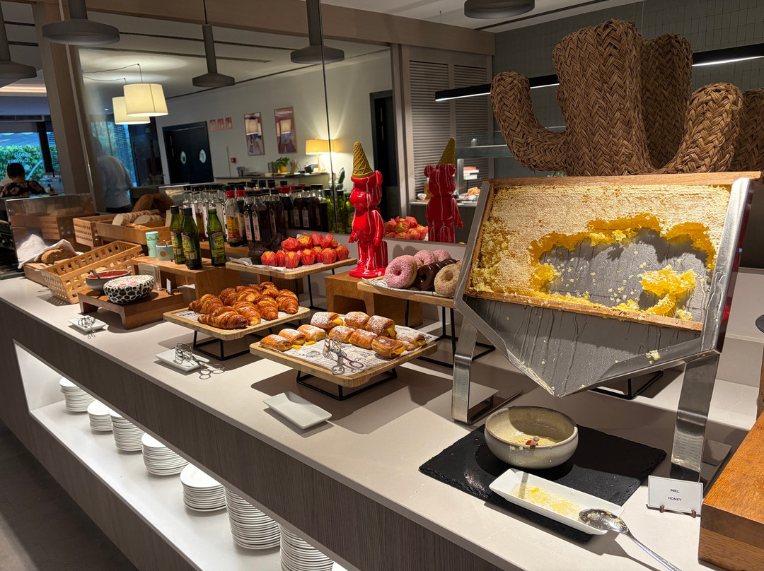 巴塞罗那机场怡思得酒店主图