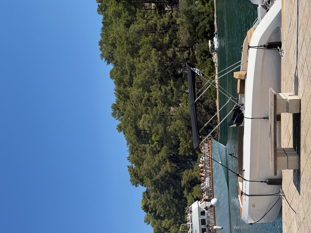 G.k. Boats Paxos-Gaios必去景点