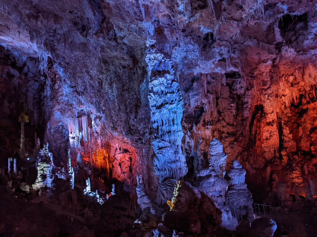 Grotte de la Salamandre-Mejannes-le-Clap必去景点