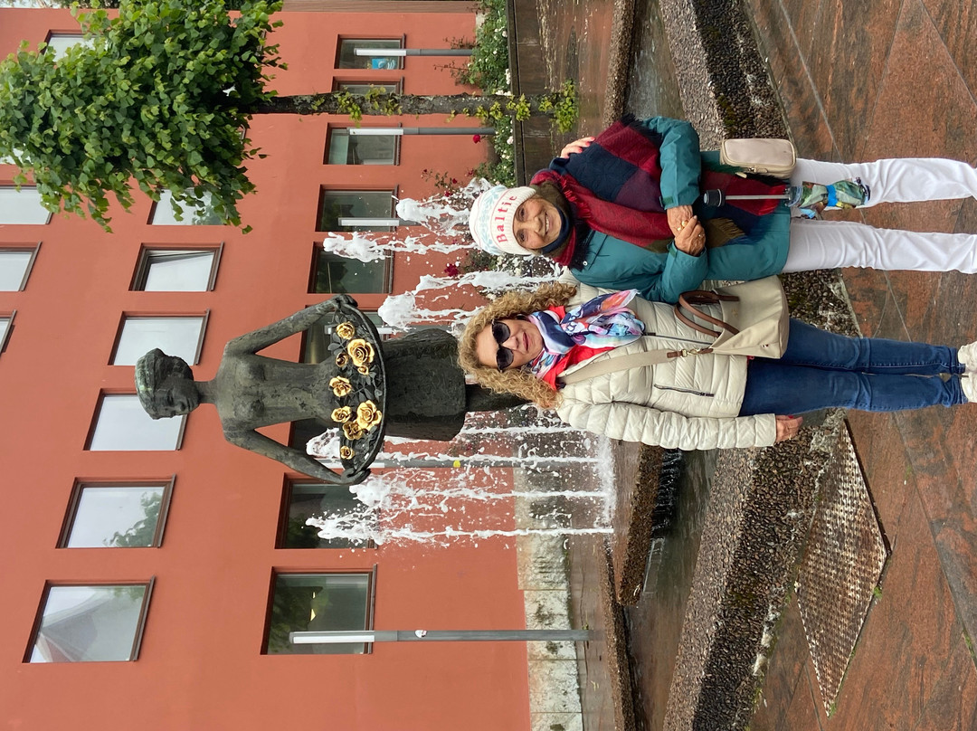 The Rose Maiden Molde Town Hall-莫尔德必去景点
