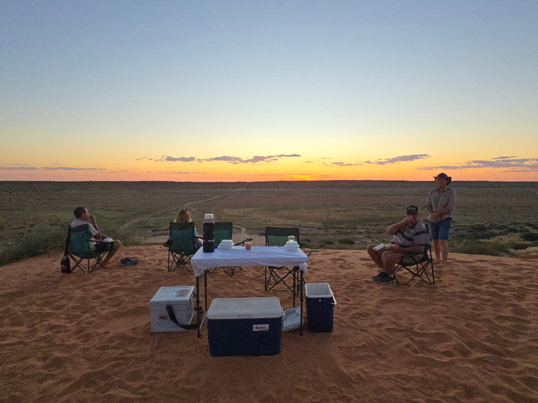 Big Red Sand Dune-Birdsville必去景点