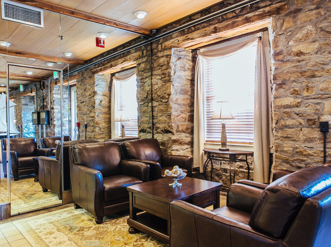 纽波特湾俱乐部酒店