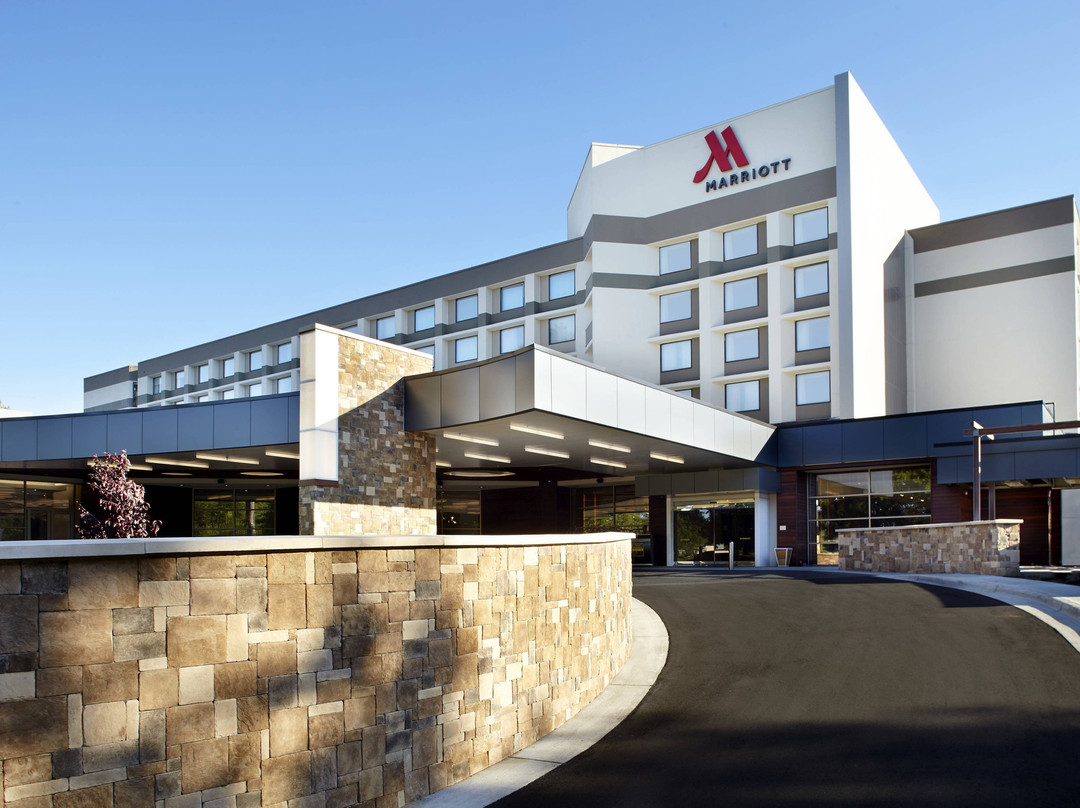 万豪罗利瑰珀翠谷酒店主图