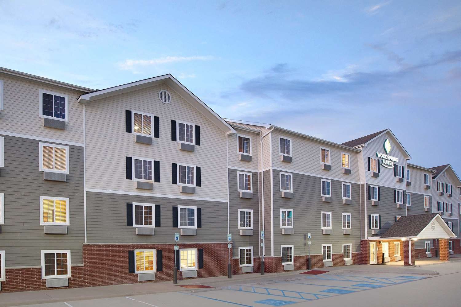 WoodSpring Suites Denton-官方