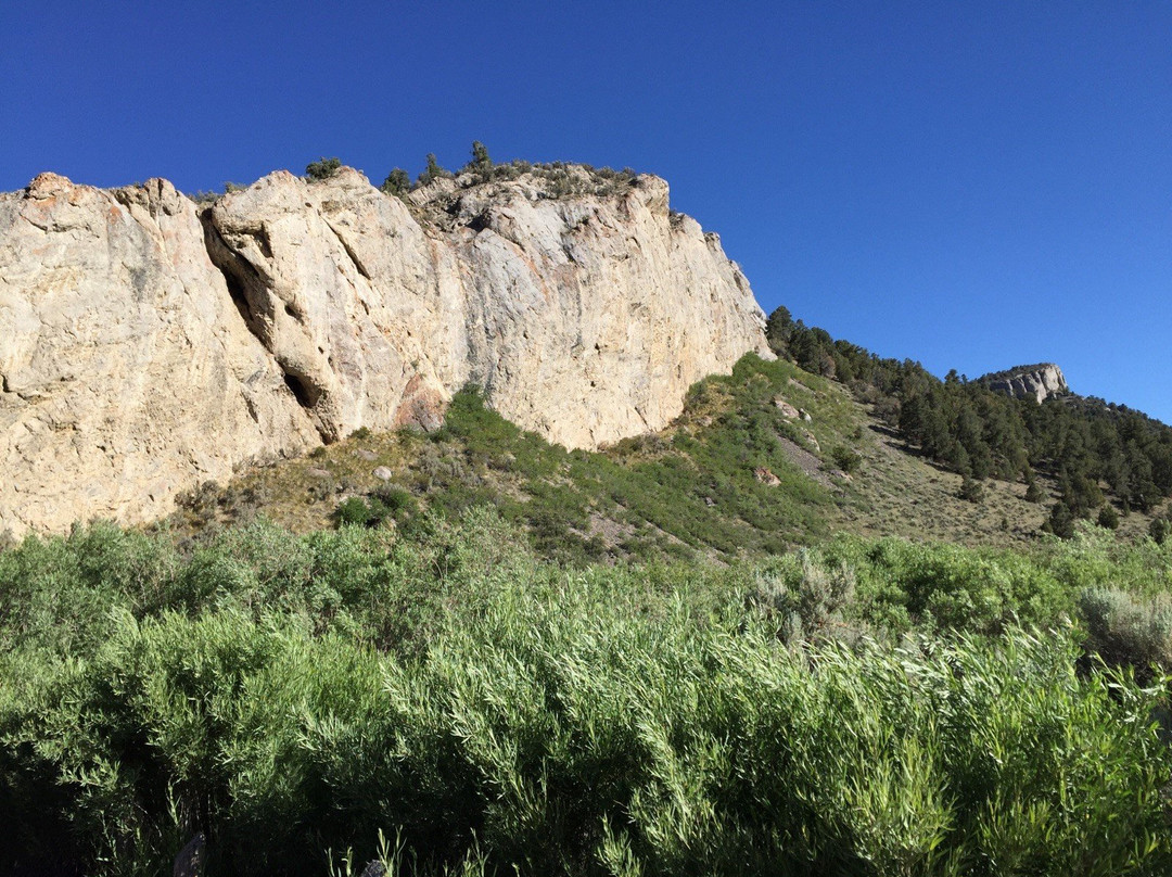 Lund旅游景点-Cave Lake State Park