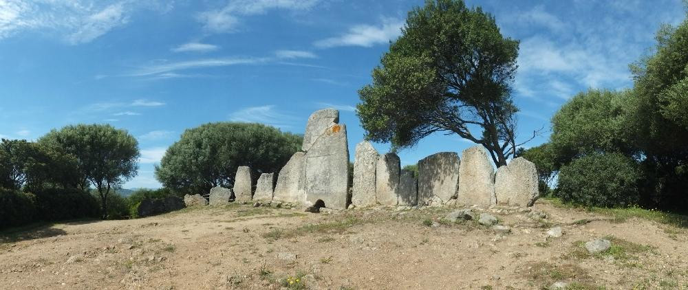 Tomba dei Giganti di Li Lolghi-Arzachena必去景点