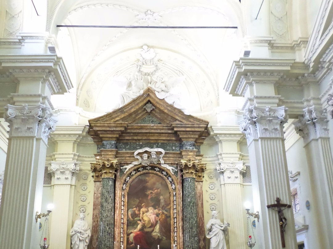 Chiesa Santuario S. Maria Del Suffragio景点图片