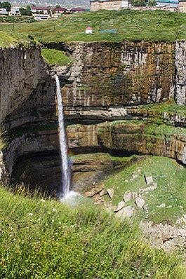 Tobot Waterfall景点图片