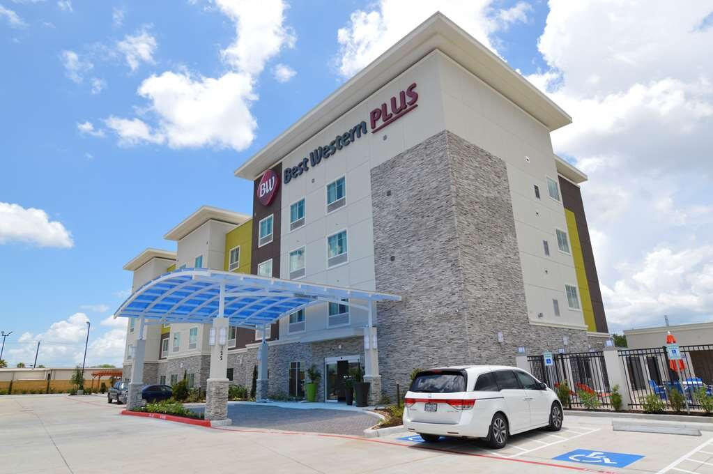 Best Western Plus Pasadena Inn & Suites主图