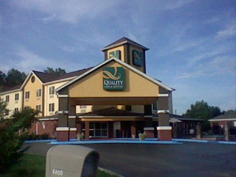 Quality Inn & Suites Huntsville Research Park Area-浴室