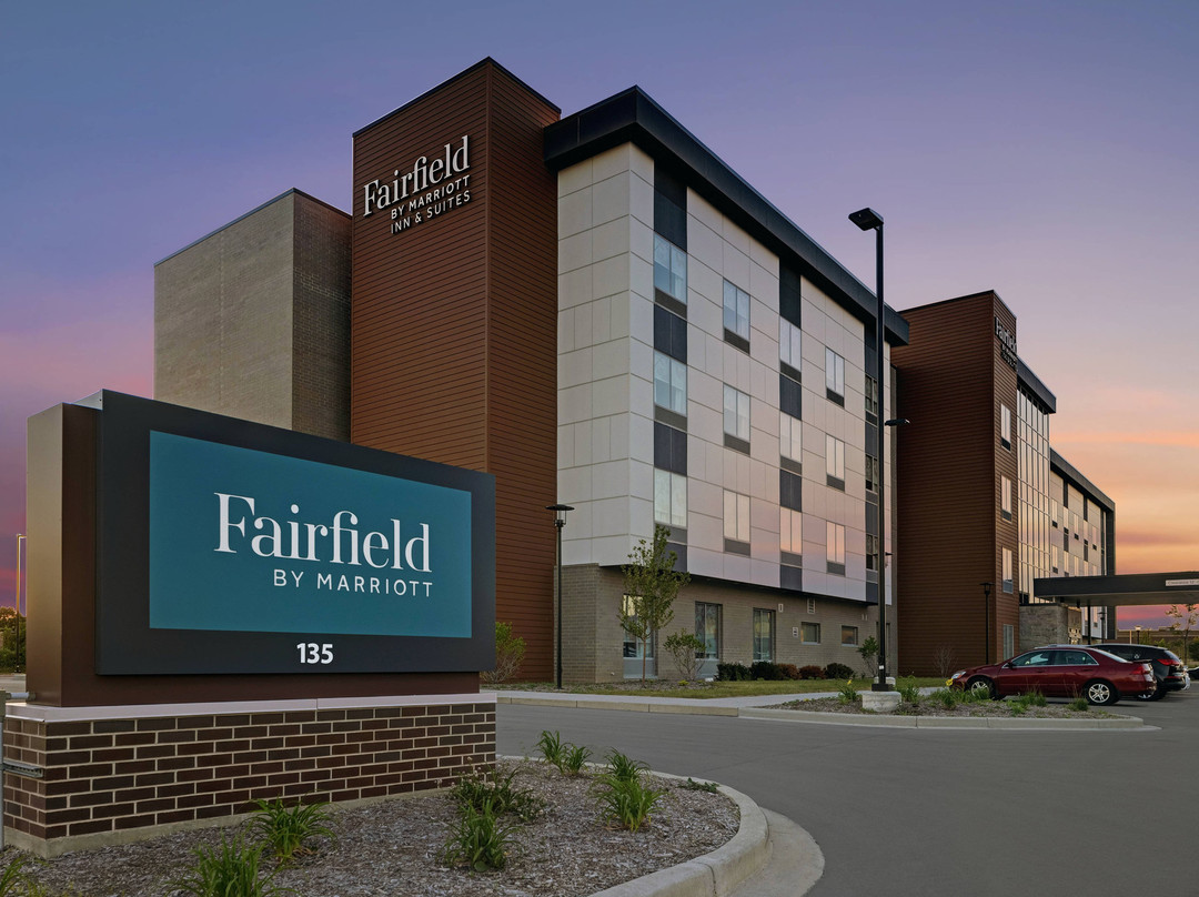 Fairfield Inn & Suites Milwaukee Brookfield主图