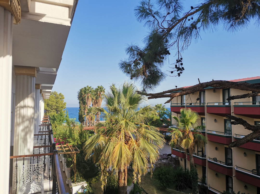 La Hoya Beach Hotel