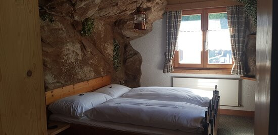 Olympia Saas Almagell主图