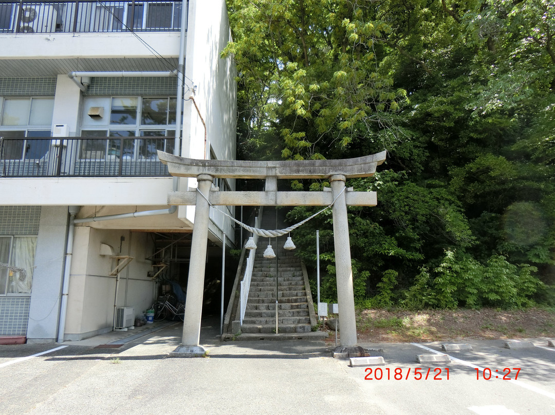 Okuwa Shrine景点图片