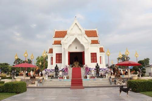 King Naresuan the Great Shrine景点图片