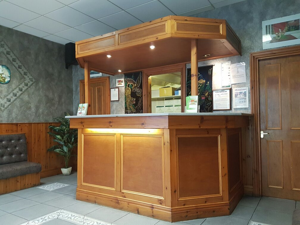 Maaneks Indian Takeaway