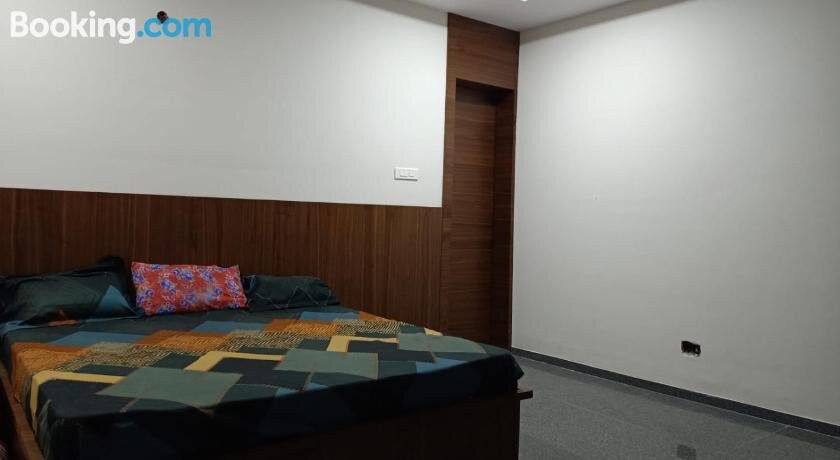 POP 83032 Ln Convention