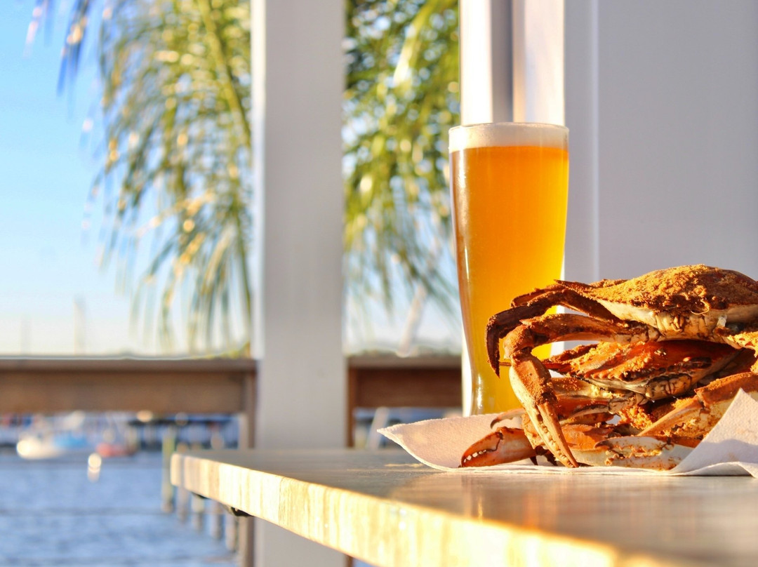 Admirals Beachside Bar