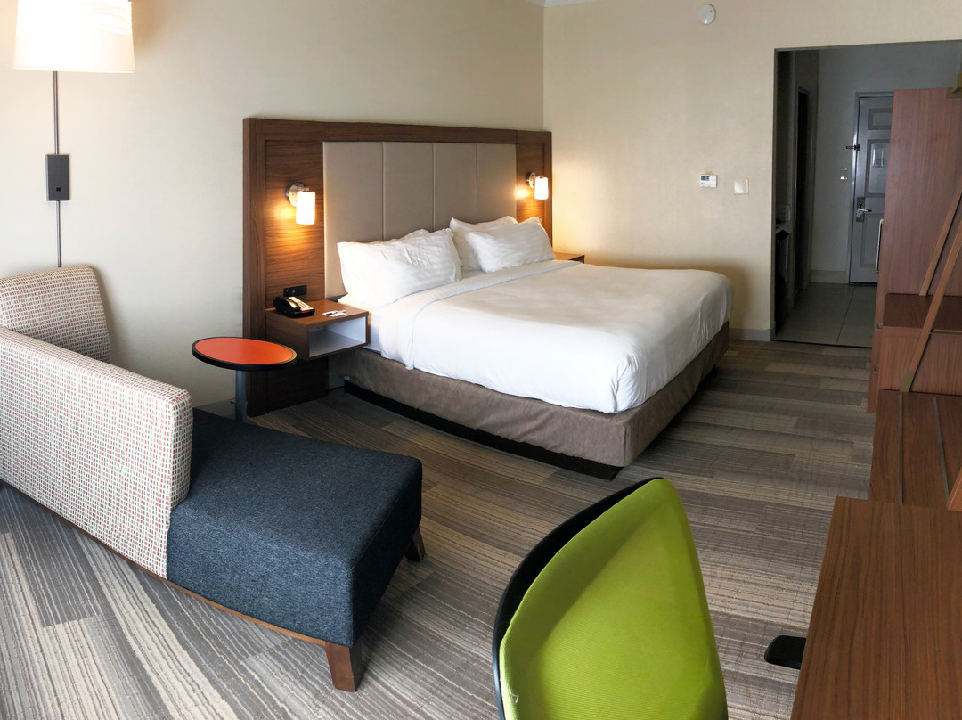 Holiday Inn Express & Suites Greenville by IHG主图