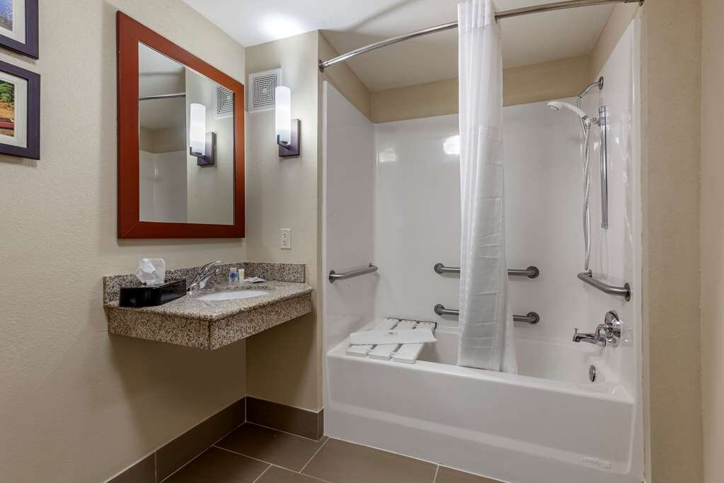 Comfort Suites Oshkosh主图