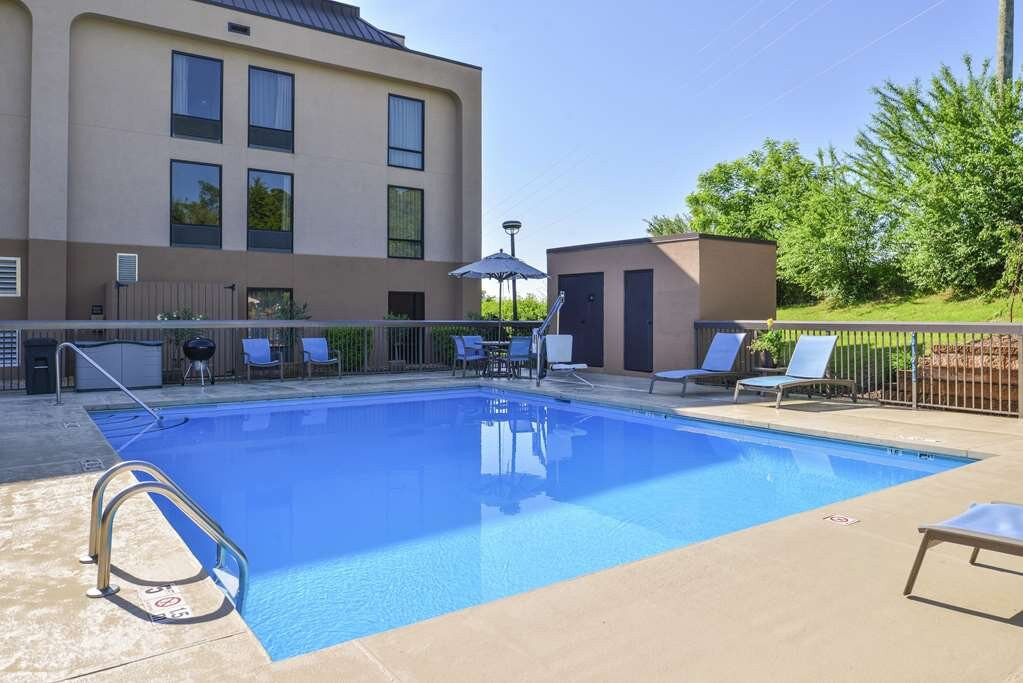 Hampton Inn Staunton主图