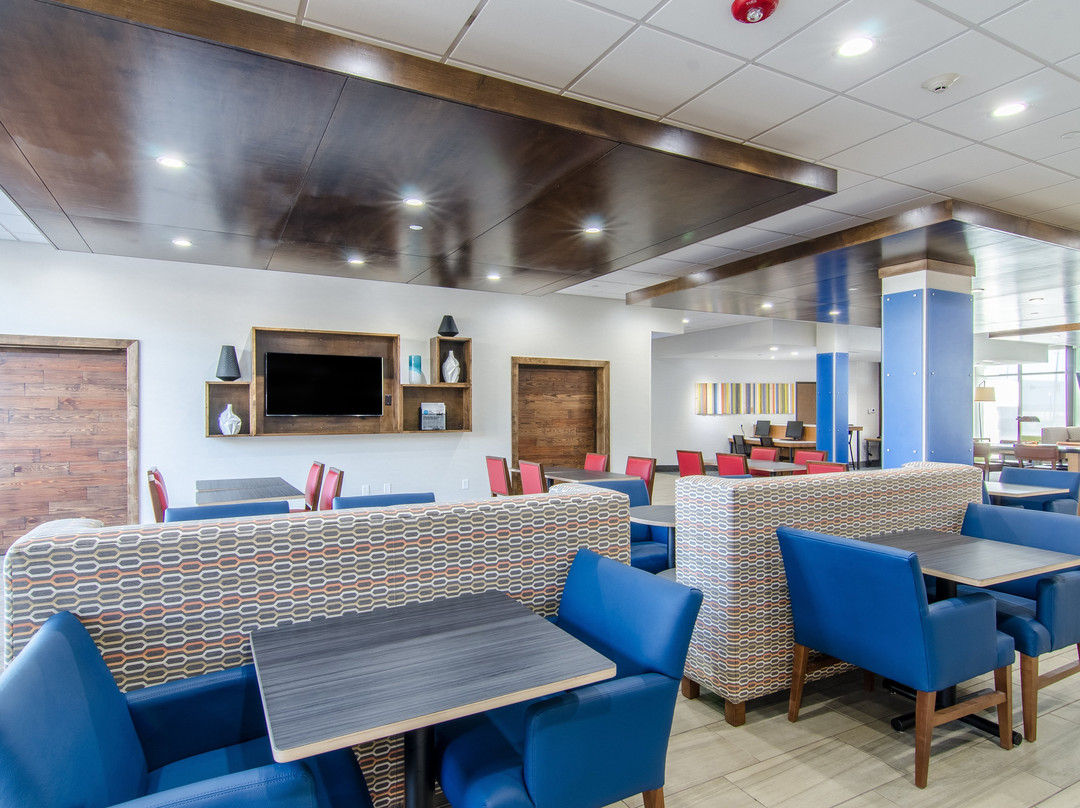 Holiday Inn Express & Suites Atchison By IHG主图