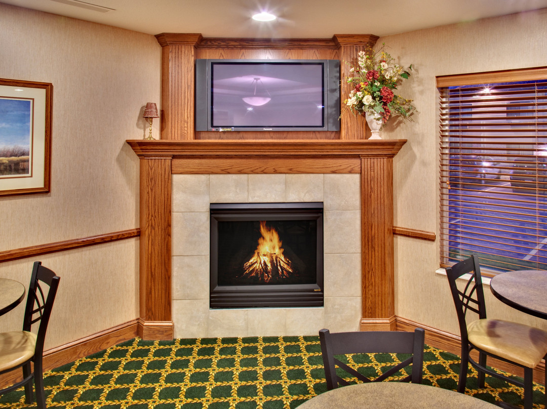 Garner Hotel Brookings by IHG主图