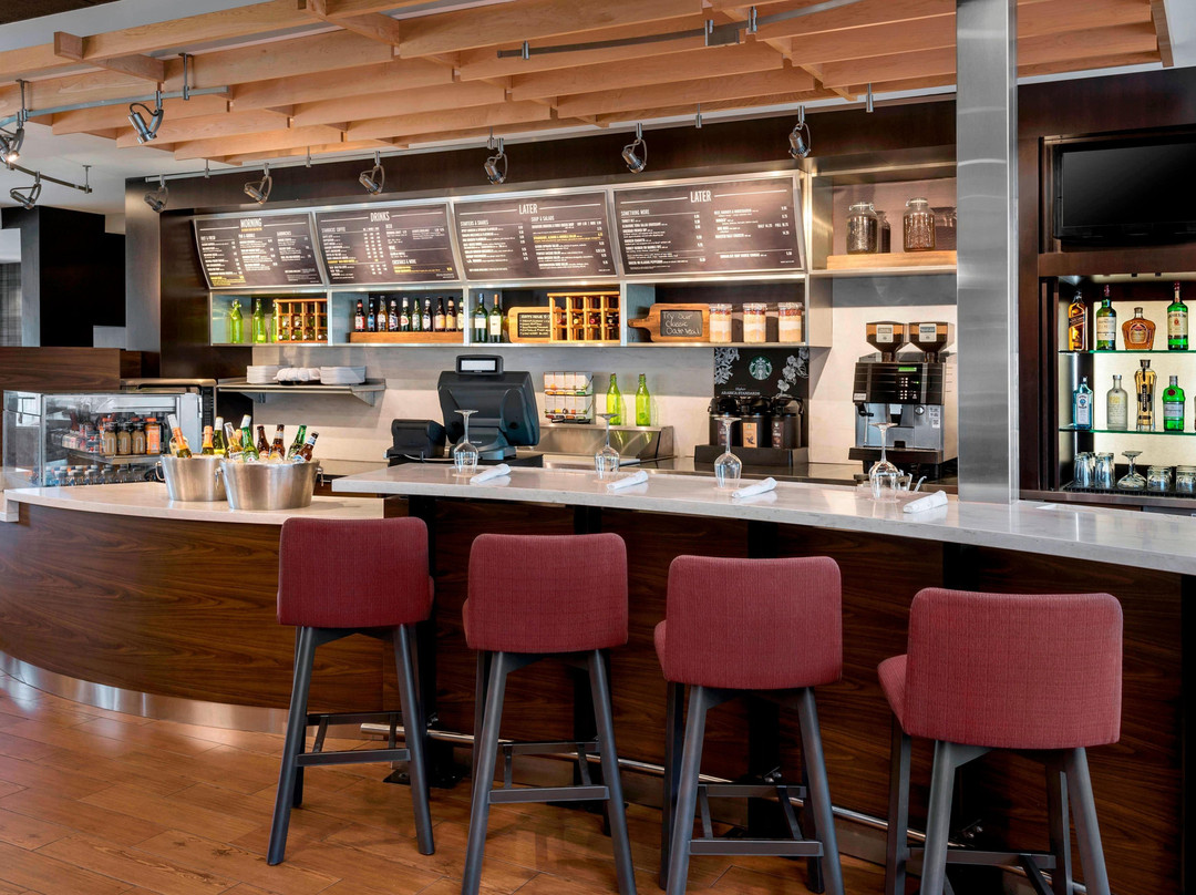 费城德文万怡酒店主图