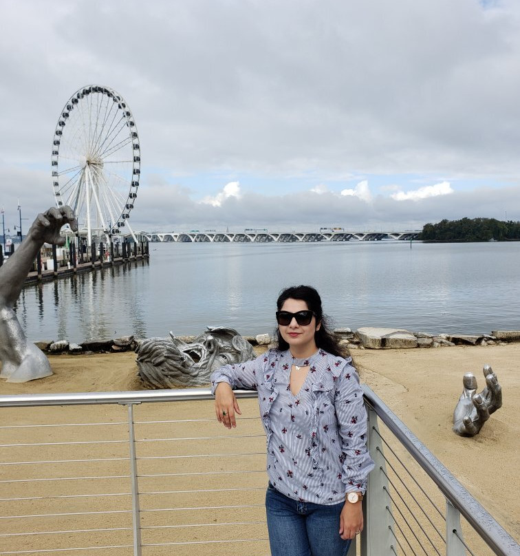 The Awakening Sculpture-国家港口必去景点